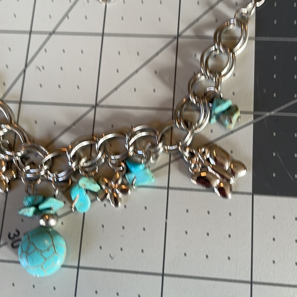 Necklaces (2), bracelet (1), faux silvertone chains & faux silver/turqoise/beads - Picture 11 of 12